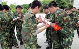 某高校開(kāi)展班主任素質(zhì)拓展設(shè)備訓(xùn)練